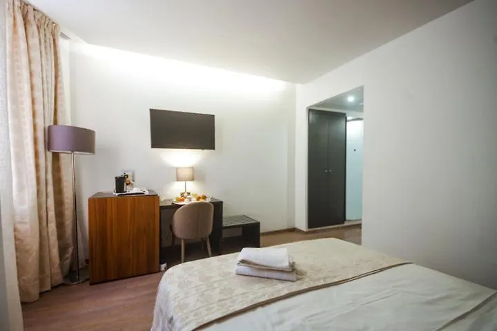 ****  Hotel Nina Dakar Senegal